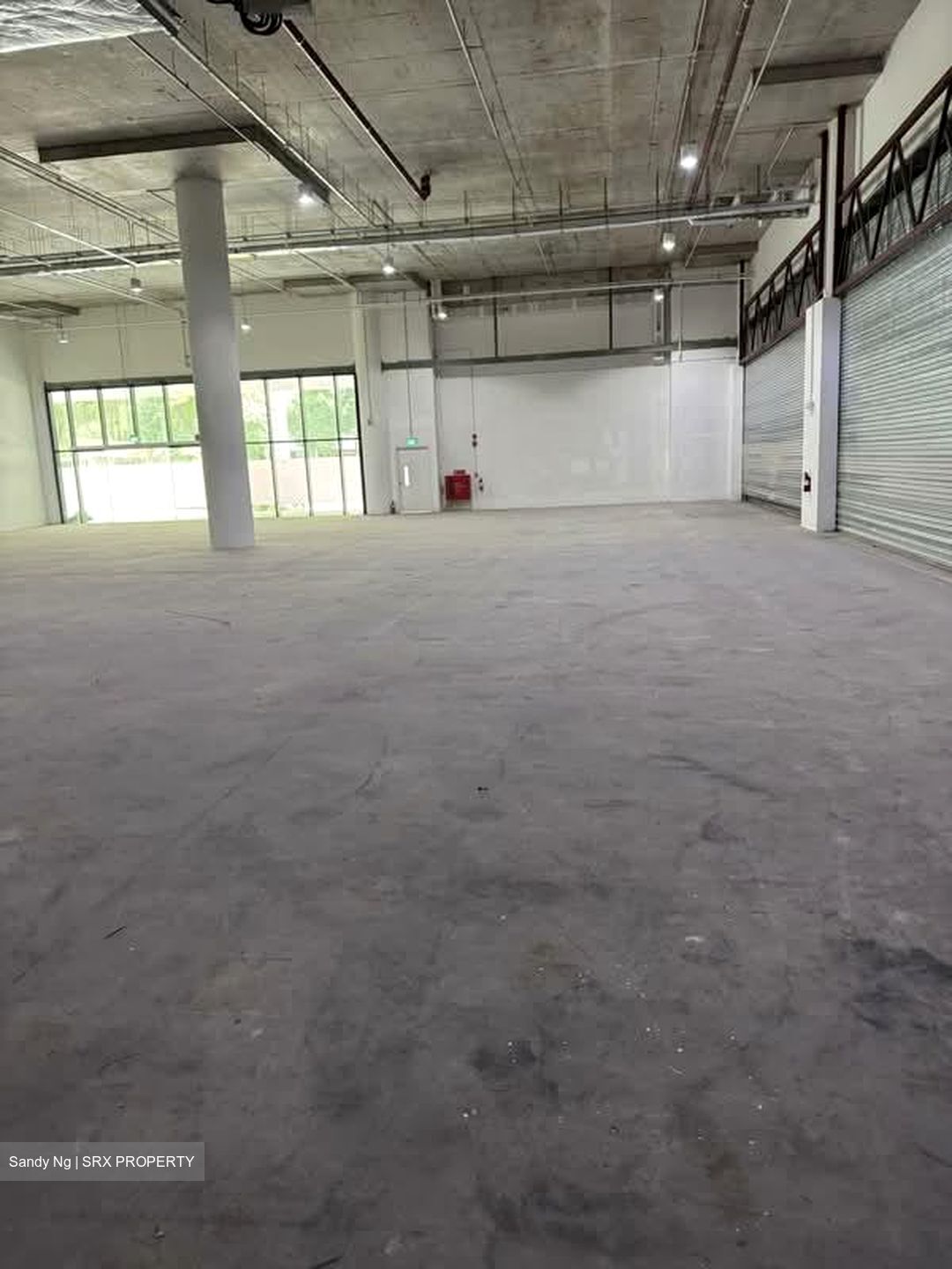 Jurong East MRT (D22), Retail #559649361
